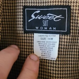 SWEET WOMAN SIZE 16W SKIRT SUIT